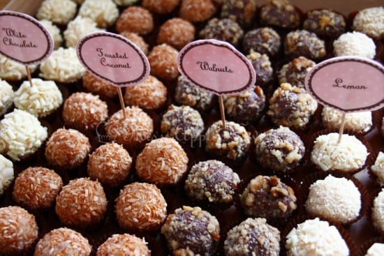 Brigadeiro gourmet em casamento. Foto: Miss Apple Sweets.