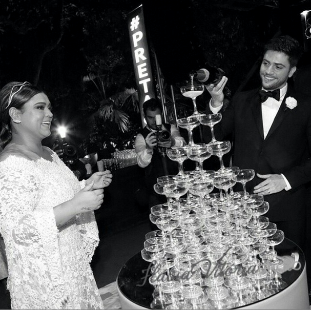 Torre de taças de champanhe  no casamento de Preta Gil e Rodrigo Godoy.